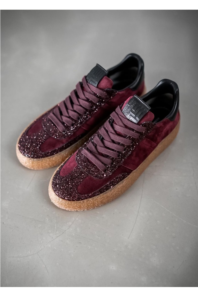 zapatillas PIT en color burdeos - kennel-schmenger