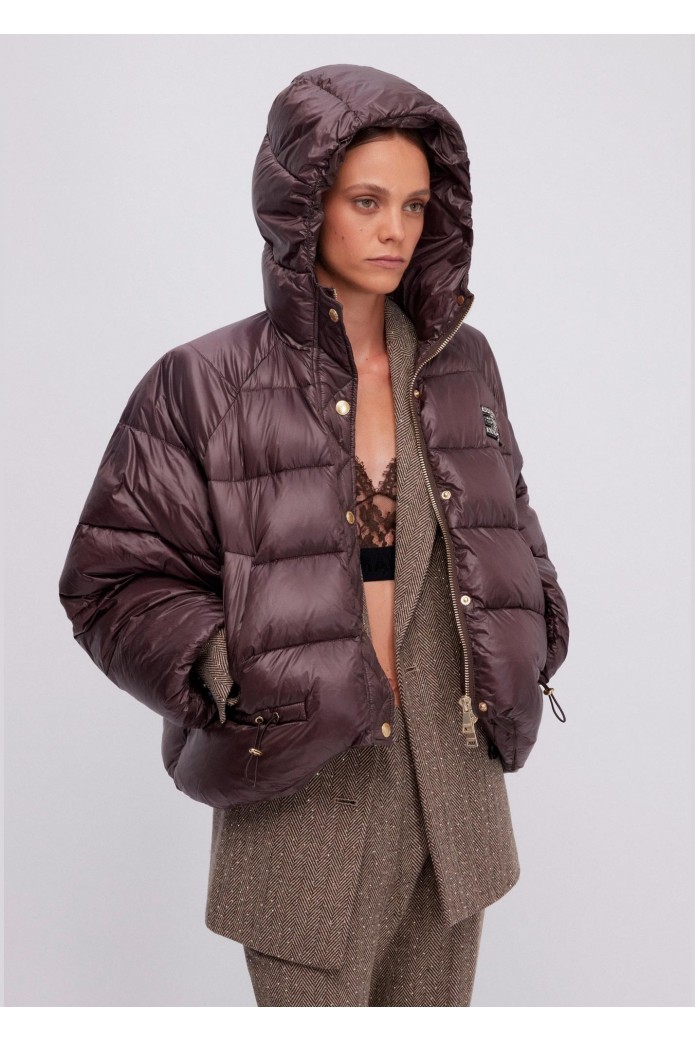 CHAQUETA DE PLUMAS CAPA CON LOGOTIPO DE JOYA - ermanno firenze