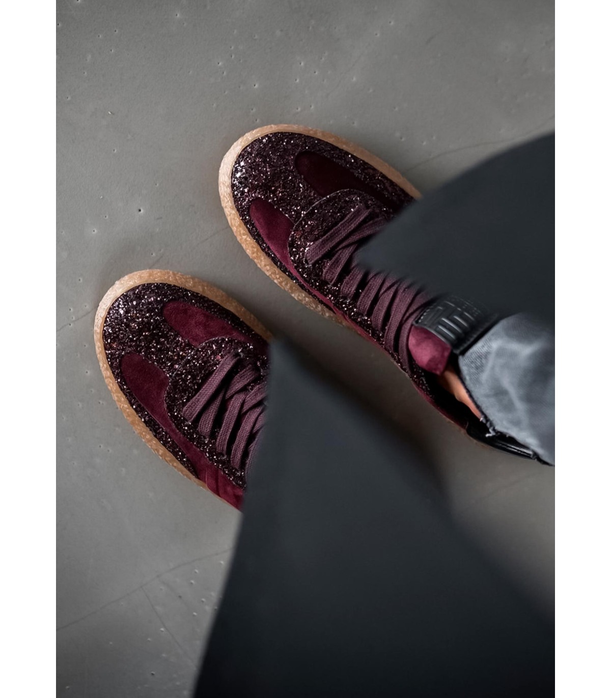 zapatillas PIT en color burdeos - kennel-schmenger